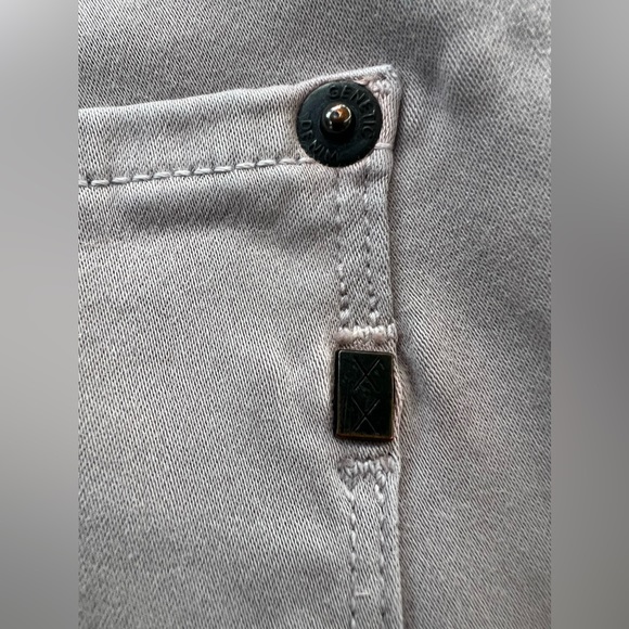 Genetic Women Stem Jeans Skinny Leg Flat Front Low Rise Khaki Size 27 - Picture 3 of 9